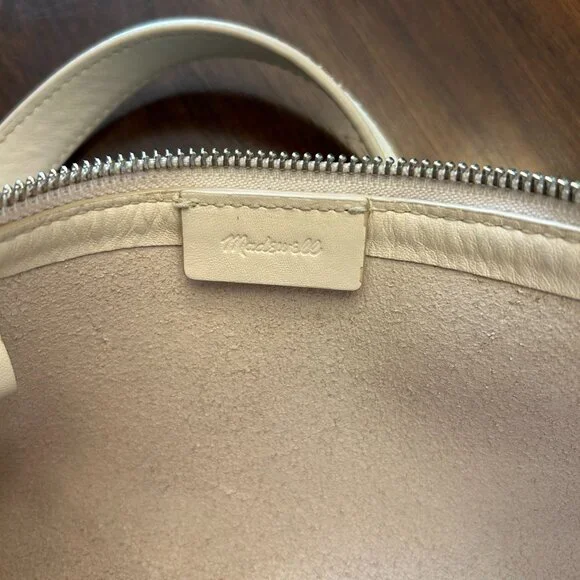 Madewell The Sculptural-Buckle Shoulder Bag Ecru Color - Picture 8 of 16